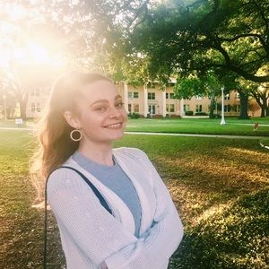 Meet your Posher, Hannah